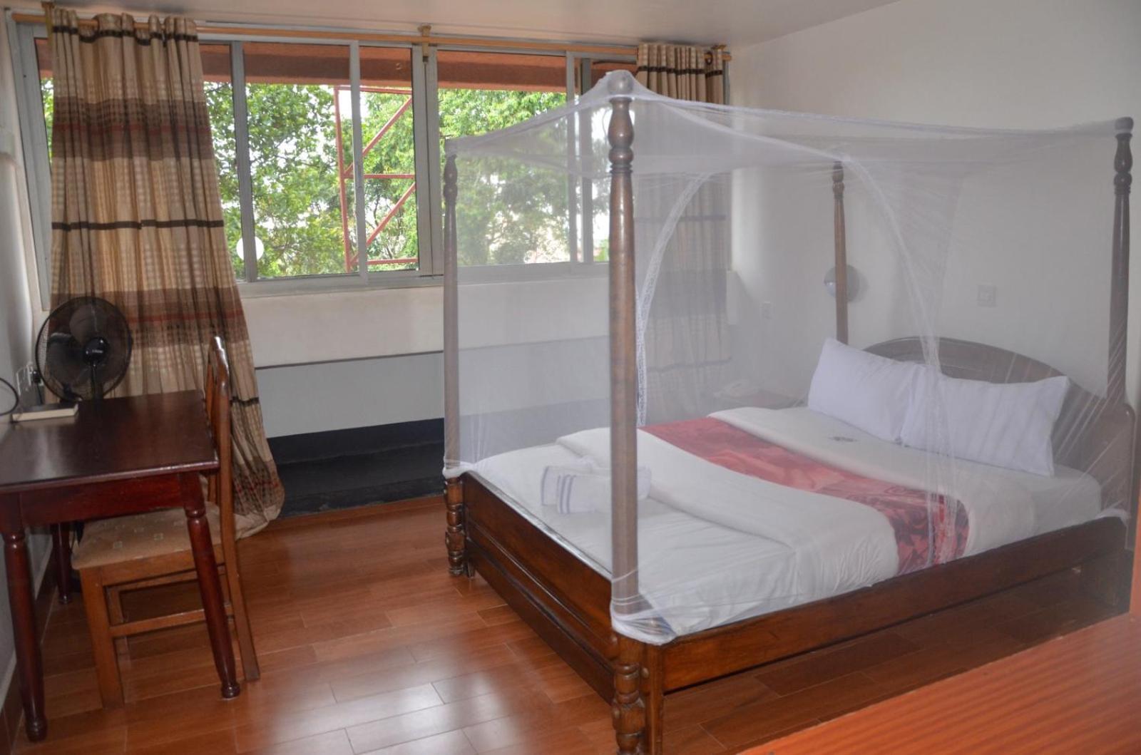 Entebbe Flights Motel Ngoại thất bức ảnh