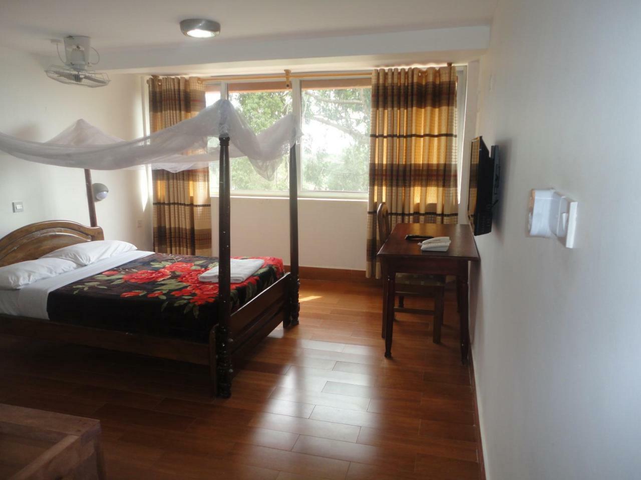 Entebbe Flights Motel Ngoại thất bức ảnh