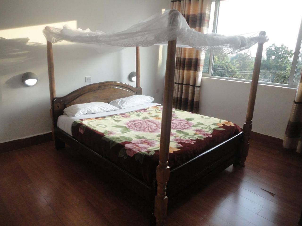 Entebbe Flights Motel Ngoại thất bức ảnh