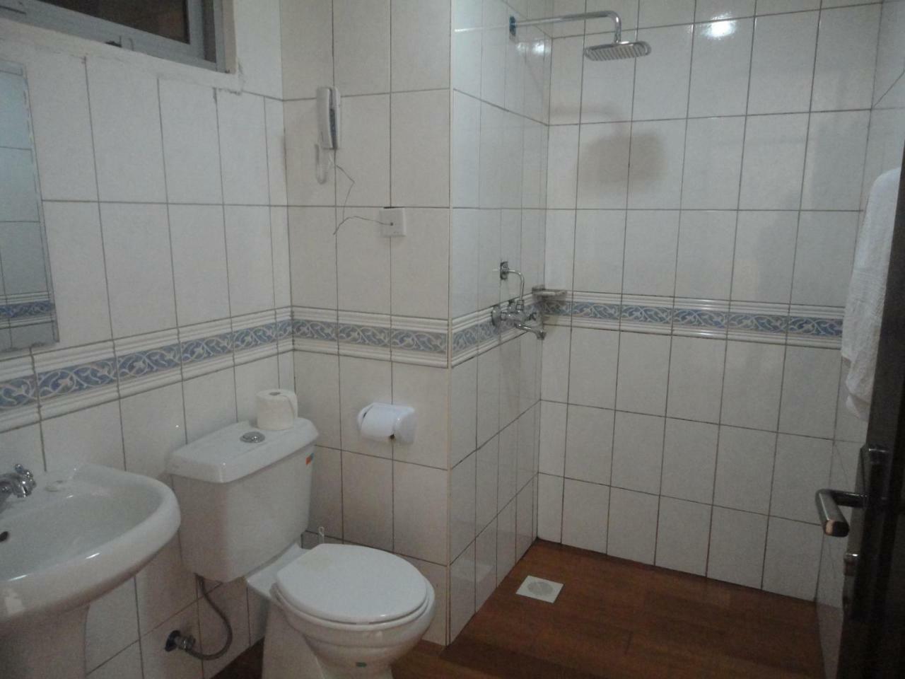 Entebbe Flights Motel Ngoại thất bức ảnh