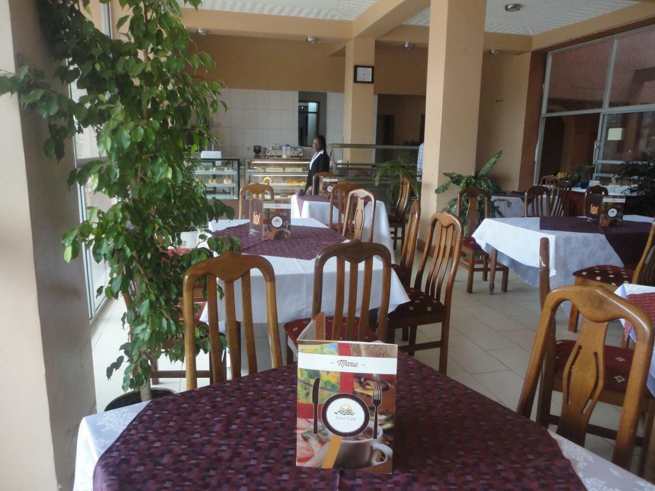 Entebbe Flights Motel Ngoại thất bức ảnh