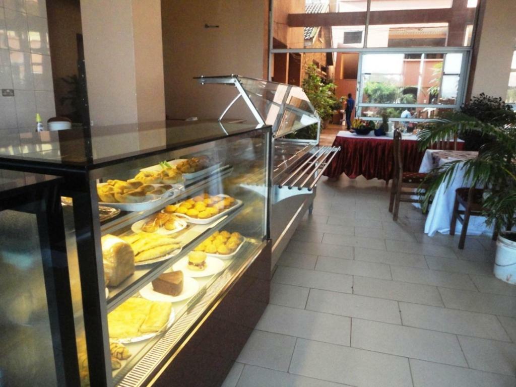 Entebbe Flights Motel Ngoại thất bức ảnh
